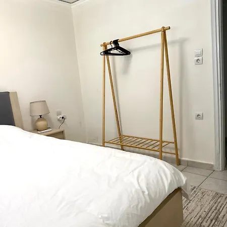 Artemis Cozy Apartment *