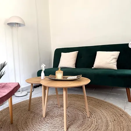 Artemis Cozy Apartment